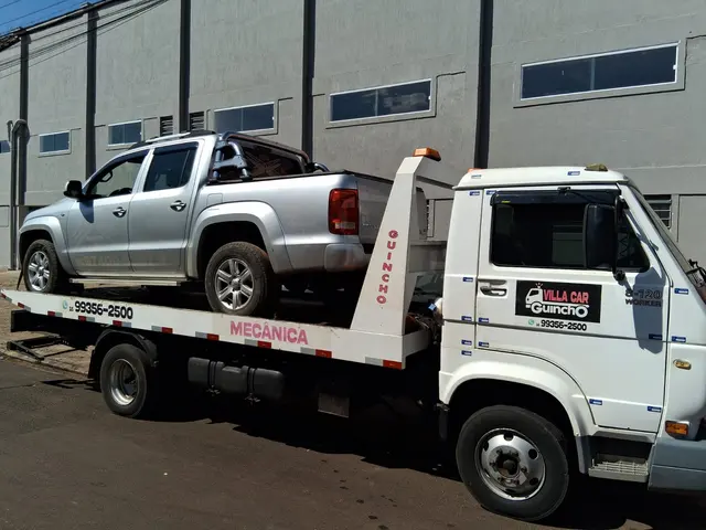 Caminhonete VW Amarok sobre a plataforma do guincho Vila Car em RibeirÃ£o Preto