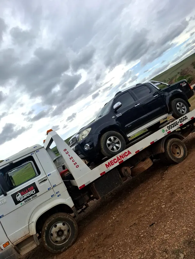 Toyota Hilux resgatada em estrada de terra na regiÃ£o de RibeirÃ£o Preto